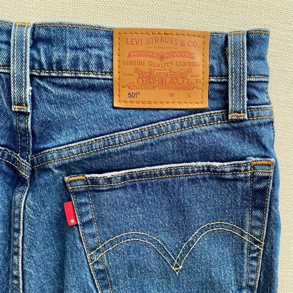 NWOT Levi’s Premium 501 Blue  Distressed Hem Denim Jeans Size 24-25 - Picture 14 of 15